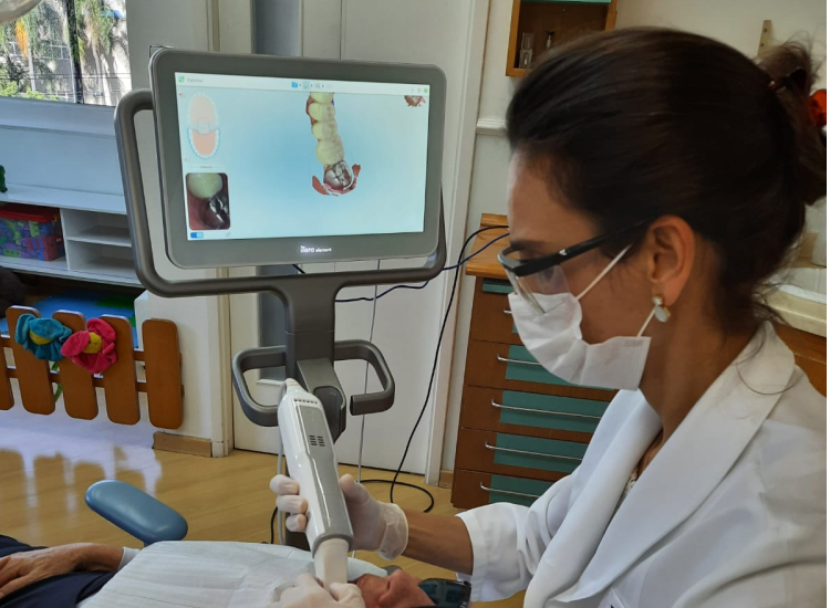 Transforme Seu Sorriso com Invisalign na Ápex